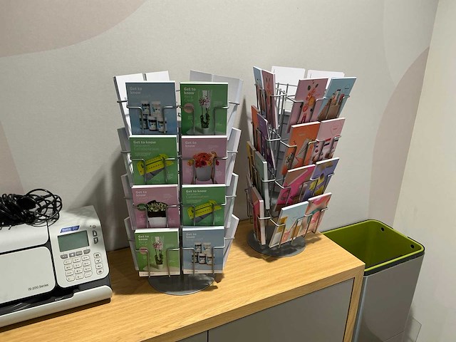 Opbergkast met 2 bureaustoelen - afbeelding 7 van  11