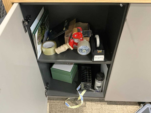 Opbergkast met 2 bureaustoelen - afbeelding 8 van  11