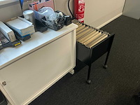Opbergkast met inhoud - afbeelding 6 van  9