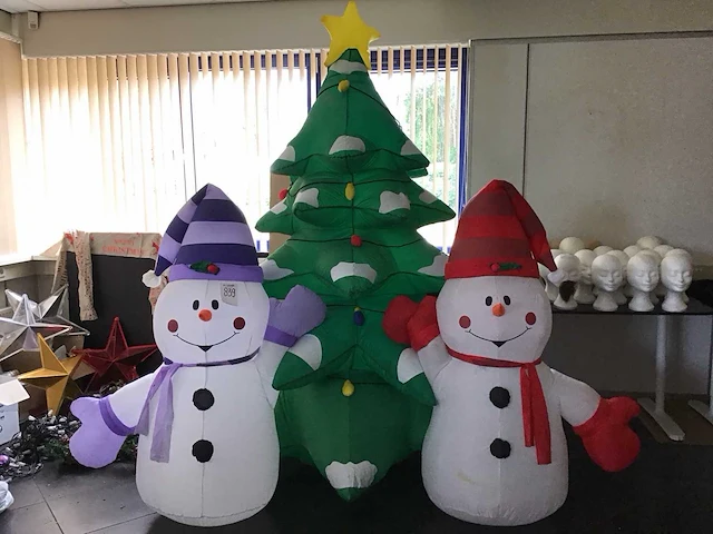 Opblaasbare kerstdecoratie - afbeelding 1 van  5
