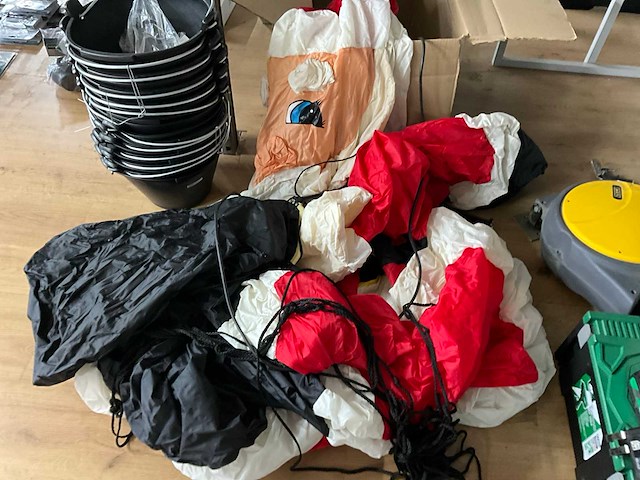 Opblaasbare kerstman - afbeelding 1 van  2