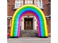 Opblaasboog regenboog 4 meter