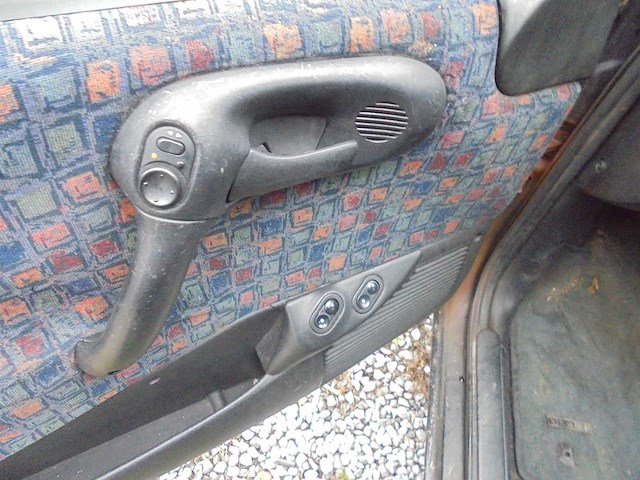 Opel - 1999 - corsa - 1.2i-16v centennial - xr-pf-28 - afbeelding 6 van  9