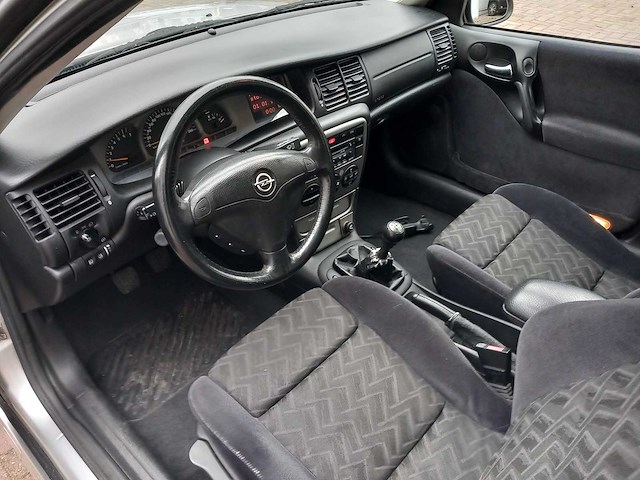 Opel - 2000 - vectra wagon - 2.5 v6 sport edition ii - personenauto - afbeelding 13 van  19