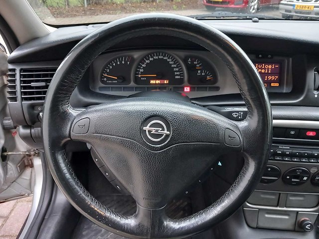 Opel - 2000 - vectra wagon - 2.5 v6 sport edition ii - personenauto - afbeelding 17 van  19