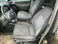Opel - 2002 - zafira - 2.2-16v elegance - personenauto - afbeelding 2 van  17