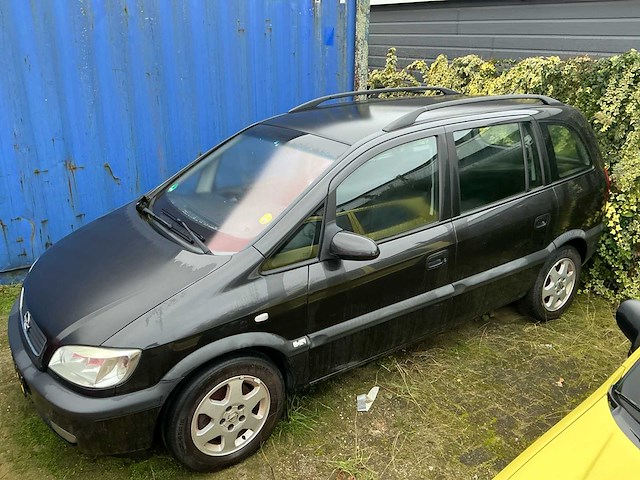 Opel - 2002 - zafira - 2.2-16v elegance - personenauto - afbeelding 13 van  17
