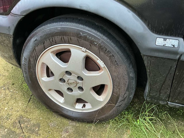 Opel - 2002 - zafira - 2.2-16v elegance - personenauto - afbeelding 15 van  17