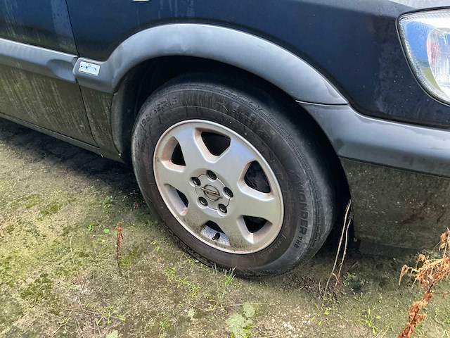 Opel - 2002 - zafira - 2.2-16v elegance - personenauto - afbeelding 16 van  17