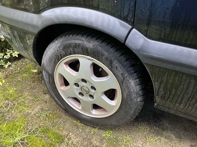 Opel - 2002 - zafira - 2.2-16v elegance - personenauto - afbeelding 17 van  17