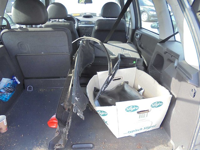 Opel - 2003 - meriva - 1.6-16v essentia - 19-nd-dd - afbeelding 2 van  13