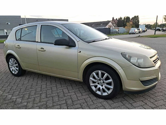 Opel - 2004 - astra - 1.4 enjoy - 23-pk-gf - afbeelding 2 van  9