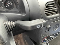 Opel - 2004 - corsa - 1.2-16v maxx - personenauto - afbeelding 15 van  25