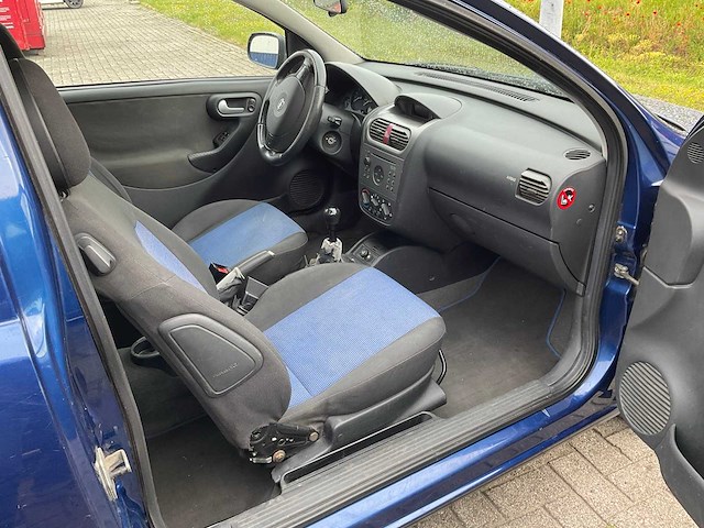 Opel - 2004 - corsa - 1.2-16v maxx - personenauto - afbeelding 20 van  25