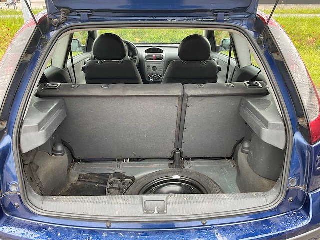 Opel - 2004 - corsa - 1.2-16v maxx - personenauto - afbeelding 21 van  25