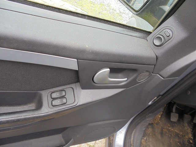 Opel - 2004 - meriva - 1.6 cosmo - 07-pf-gh - afbeelding 14 van  14