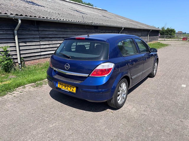 Opel - 2005 - astra - 1.4 enjoy - personenauto - afbeelding 21 van  22