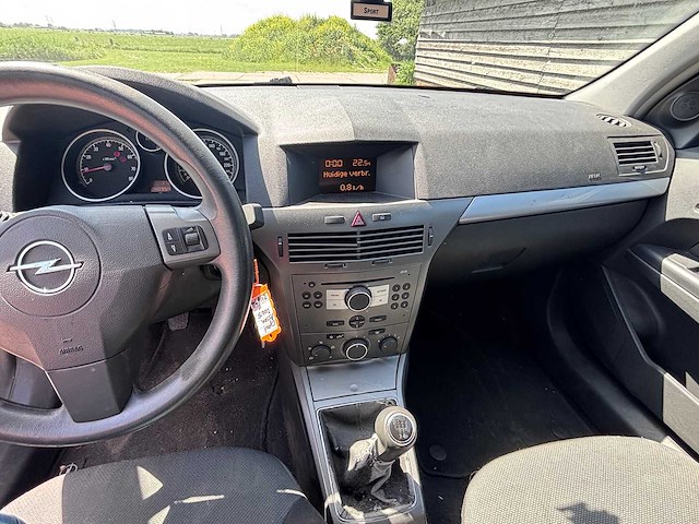 Opel - 2005 - astra - 1.4 enjoy - personenauto - afbeelding 14 van  22