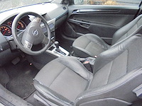 Opel - 2005 - astra gtc - 1.8 cosmo - 88-rv-ft - afbeelding 7 van  11