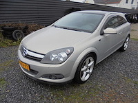 Opel - 2005 - astra gtc - 1.8 cosmo - 88-rv-ft - afbeelding 1 van  11