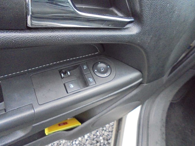 Opel - 2005 - astra gtc - 1.8 cosmo - 88-rv-ft - afbeelding 8 van  11