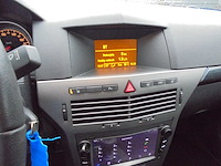 Opel - 2005 - astra gtc - 1.8 cosmo - 88-rv-ft - afbeelding 11 van  11