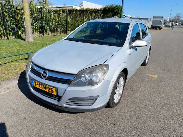Opel - 2006 - astra - 1.6 essentia - 7-xtn-25 - afbeelding 1 van  20