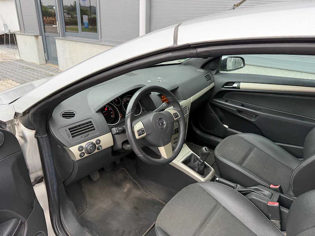 Opel - 2006 - astra twintop - 1.8 enjoy - personenauto - afbeelding 10 van  25