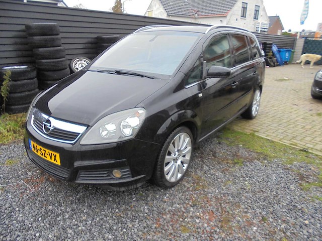 Opel - 2006 - zafira - 2.2 cosmo - 46-sz-vx - afbeelding 1 van  14
