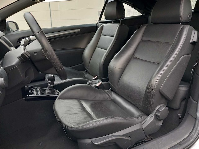 Opel - 2007 - astra twintop - 1.8 enjoy - personenauto - afbeelding 13 van  18