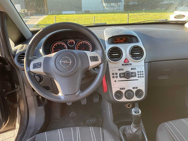 Opel - 2007 - corsa - 1.2-16v essentia - personenauto - afbeelding 7 van  22