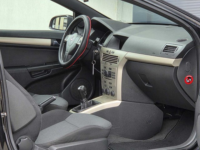 Opel - 2008 - astra gtc - 1.6 temptation - 15-zd-rs - afbeelding 13 van  24