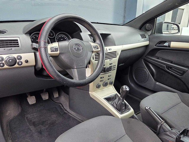 Opel - 2008 - astra gtc - 1.6 temptation - 15-zd-rs - afbeelding 14 van  24
