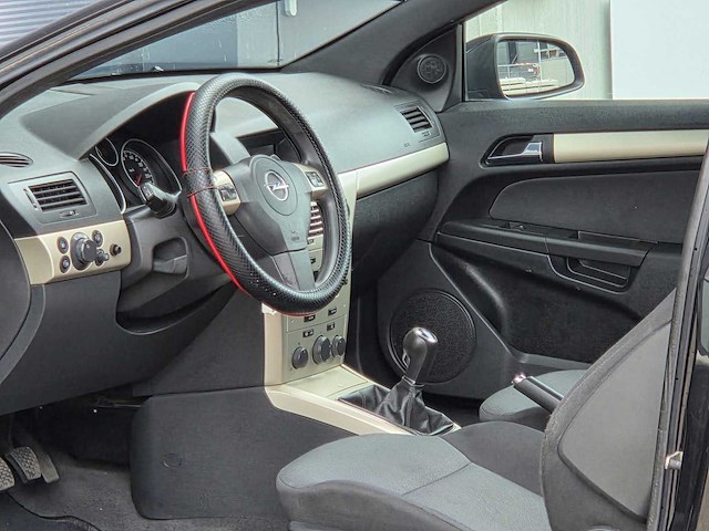 Opel - 2008 - astra gtc - 1.6 temptation - 15-zd-rs - afbeelding 15 van  24