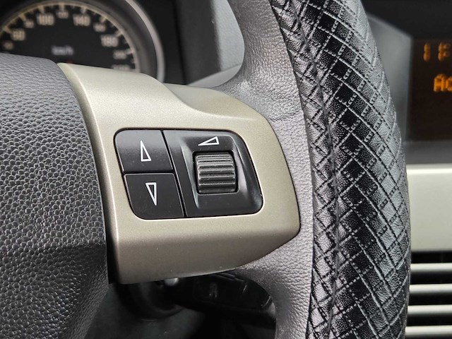 Opel - 2008 - astra gtc - 1.6 temptation - 15-zd-rs - afbeelding 3 van  24