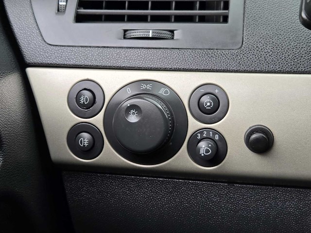 Opel - 2008 - astra gtc - 1.6 temptation - 15-zd-rs - afbeelding 4 van  24