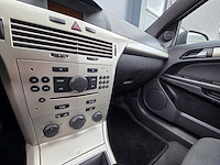 Opel - 2008 - astra gtc - 1.6 temptation - 15-zd-rs - afbeelding 17 van  22