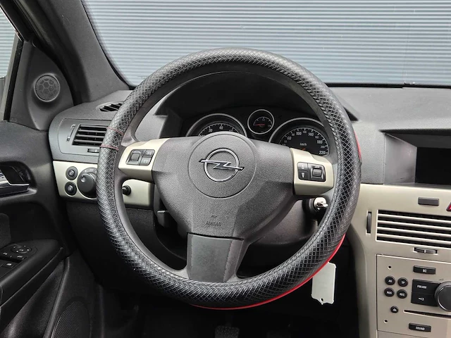 Opel - 2008 - astra gtc - 1.6 temptation - 15-zd-rs - afbeelding 4 van  24