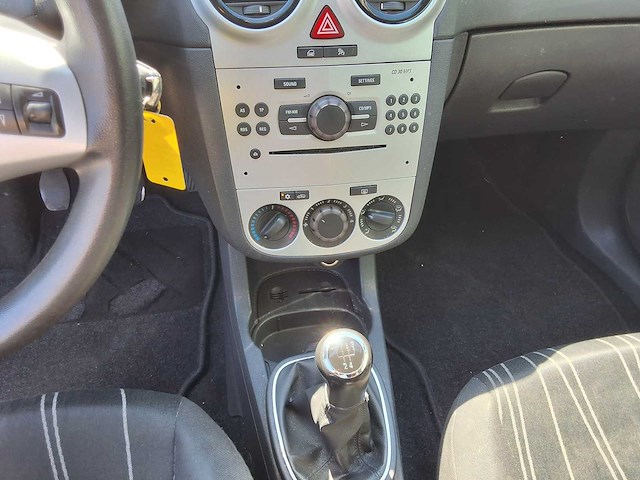 Opel - 2009 - corsa - 1.4-16v white edit. - personenauto - afbeelding 8 van  16
