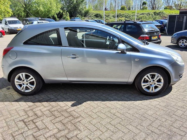 Opel - 2009 - corsa - 1.4-16v white edit. - personenauto - afbeelding 11 van  16