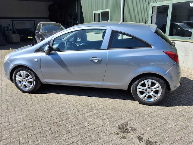 Opel - 2009 - corsa - 1.4-16v white edit. - personenauto - afbeelding 15 van  16