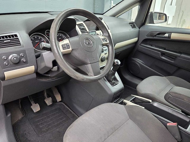 Opel - 2009 - zafira - 1.8 temptation - 7 persoons - 87-jfx-3 - afbeelding 2 van  24