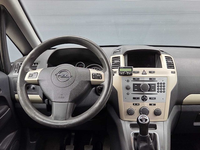 Opel - 2009 - zafira - 1.8 temptation - 7 persoons - 87-jfx-3 - afbeelding 3 van  24