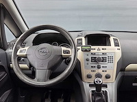 Opel - 2009 - zafira - 1.8 temptation - 7 persoons - 87-jfx-3 - afbeelding 3 van  24