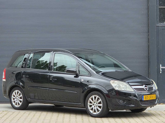 Opel - 2009 - zafira - 1.8 temptation - 7 persoons - 87-jfx-3 - afbeelding 18 van  24