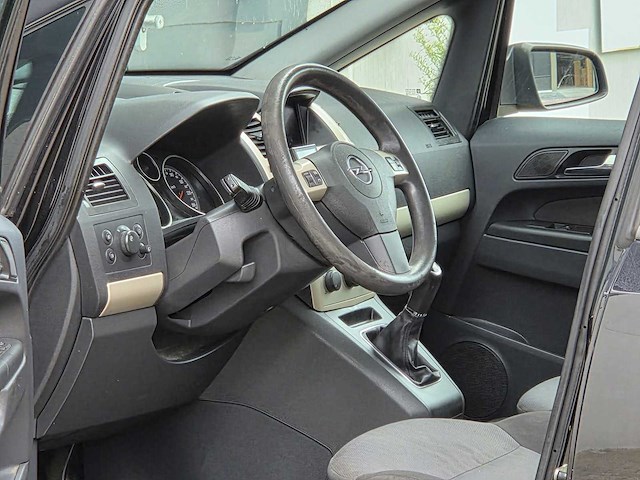 Opel - 2009 - zafira - 1.8 temptation - 7 persoons - 87-jfx-3 - afbeelding 24 van  24