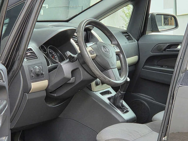 Opel - 2009 - zafira - 1.8 temptation - 7 persoons - 87-jfx-3 - afbeelding 24 van  24