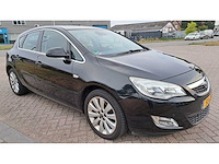 Opel - 2010 - astra - 1.6 cosmo - 58-ljf-1 - afbeelding 2 van  6
