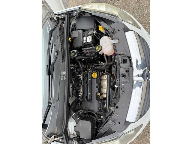 Opel - 2010 - corsa - 1.2-16v 111 edition - 37-lgt-4 - afbeelding 6 van  14