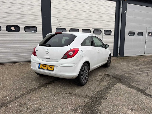 Opel - 2010 - corsa - 1.2-16v 111 edition - 37-lgt-4 - afbeelding 9 van  14